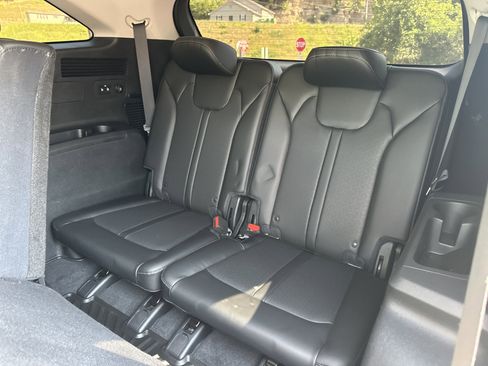 Used 2023 Kia Sorento S w/ Panoramic Sunroof Package AWD/4WD image 25
