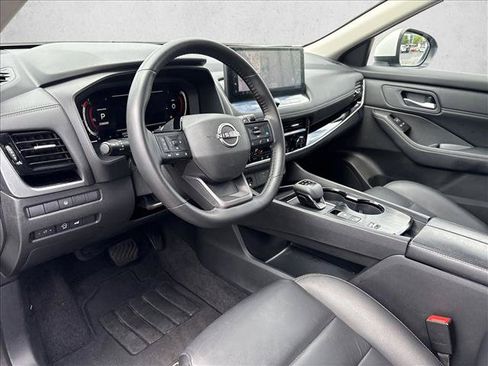 Used 2026 Nissan Rogue SL FWD image 9