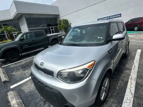 Used 2016 Kia Soul w/ Convenience Package FWD image 3
