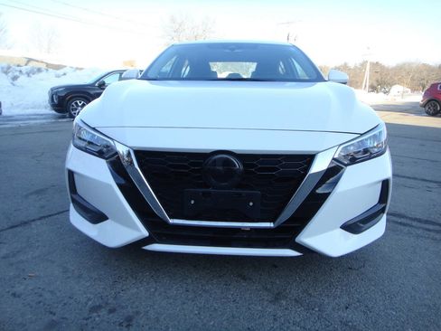 Used 2022 Nissan Sentra S image 2