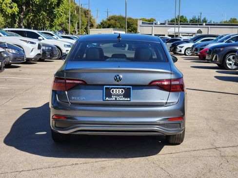 Used 2024 Volkswagen Jetta SE image 6