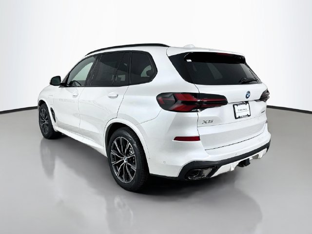 New 2026 BMW X5 xDrive50e w/ M Sport Package AWD/4WD image 5