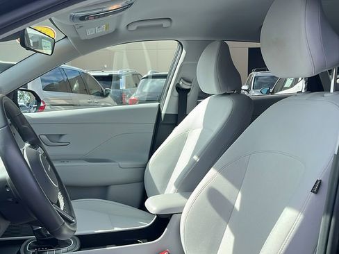 Used 2025 Hyundai Kona SEL image 10