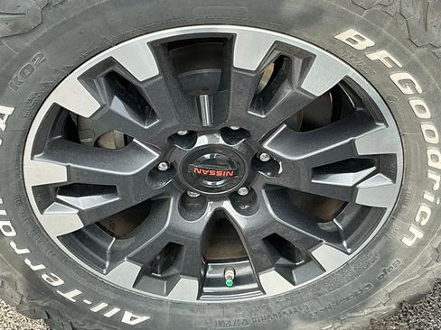 Used 2021 Nissan Titan PRO-4X w/ Pro-4x Convenience Package image 13