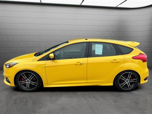 Used 2018 Ford Focus ST image 7