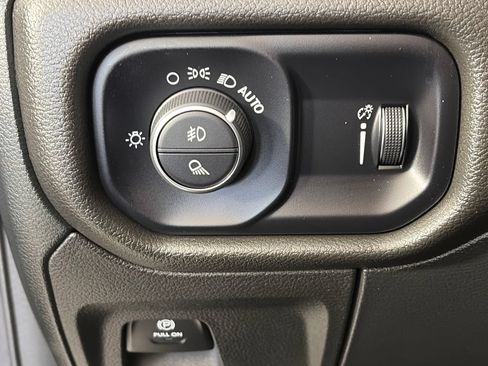 Used 2022 RAM 1500 Big Horn AWD/4WD image 24