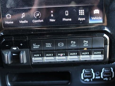 Used 2022 RAM 3500 Limited AWD/4WD image 36