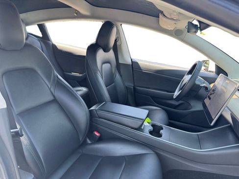 Used 2020 Tesla Model 3 Standard Range RWD image 15