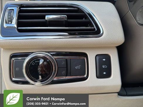 Used 2020 Lincoln Navigator Reserve w/ Luxury Package AWD/4WD image 11