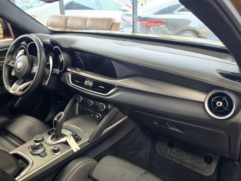 Used 2023 Alfa Romeo Stelvio Veloce AWD/4WD image 28
