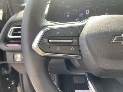 Used 2025 Chevrolet Traverse Z71 w/ Enhanced Driving Package AWD/4WD image 25