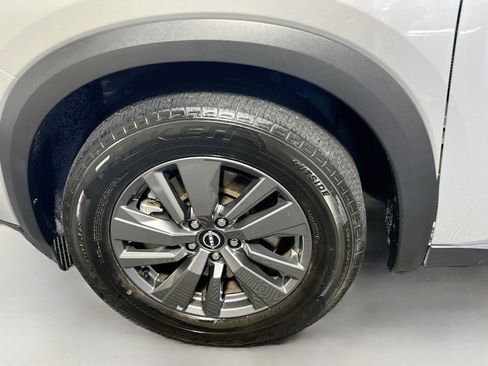 Used 2024 Nissan Pathfinder SV FWD image 13