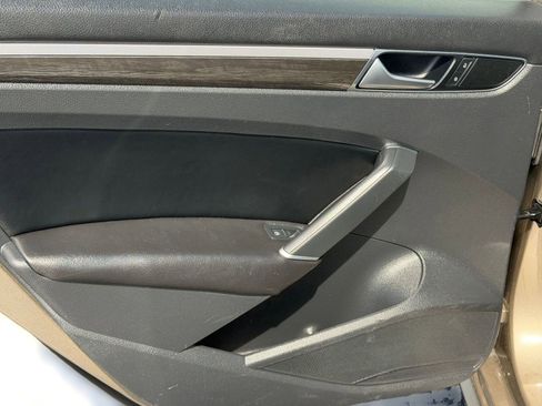 Used 2016 Volkswagen Passat 1.8T SE image 28