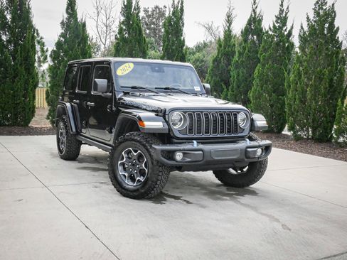 Used 2024 Jeep Wrangler Unlimited Rubicon 4xe image 2