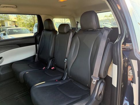 Certified 2024 Kia Carnival LX FWD image 26