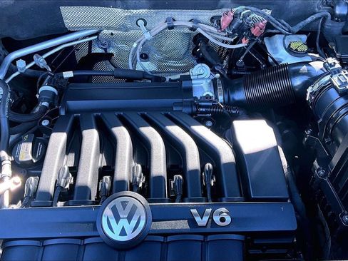 Used 2018 Volkswagen Atlas S image 30