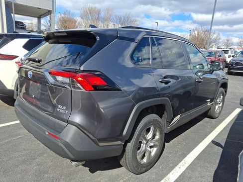 Certified 2022 Toyota RAV4 XLE w/ XLE Grade Weather Package image 4