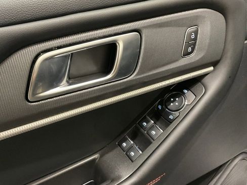 Used 2025 Ford Explorer ST-Line w/ ST-Line Street Pack image 7