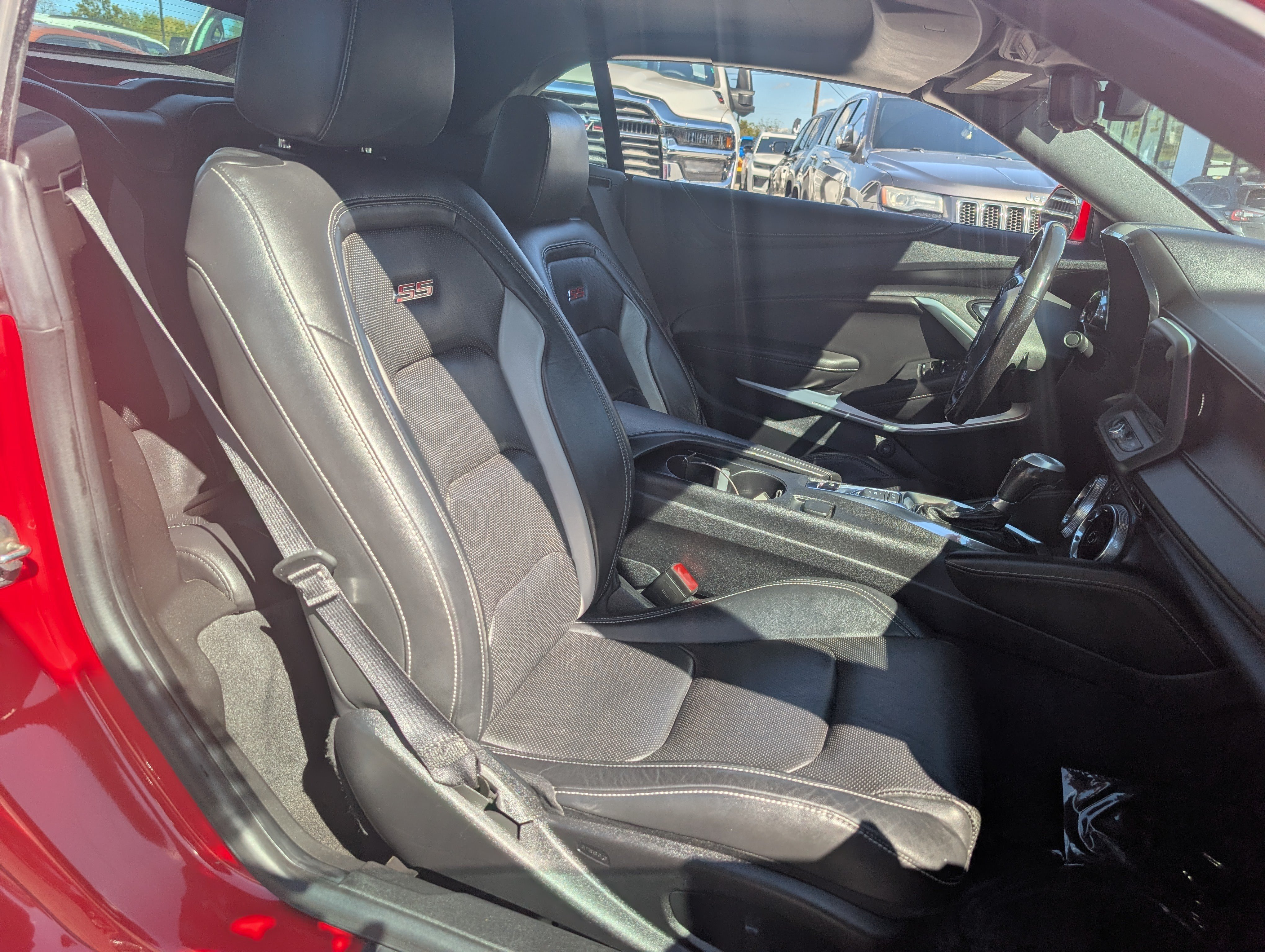 Used 2020 Chevrolet Camaro SS RWD image 14