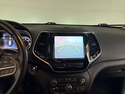 Used 2020 Jeep Cherokee Limited AWD/4WD image 15