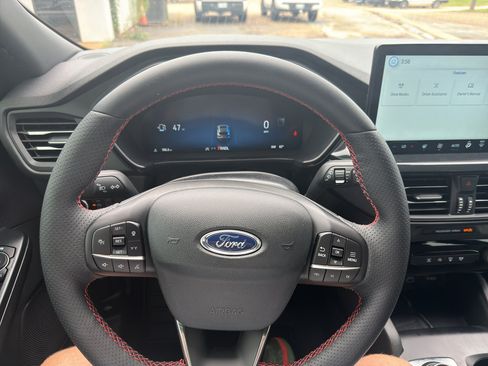Used 2026 Ford Escape ST-Line Elite w/ Equipment Group 501A AWD/4WD image 33