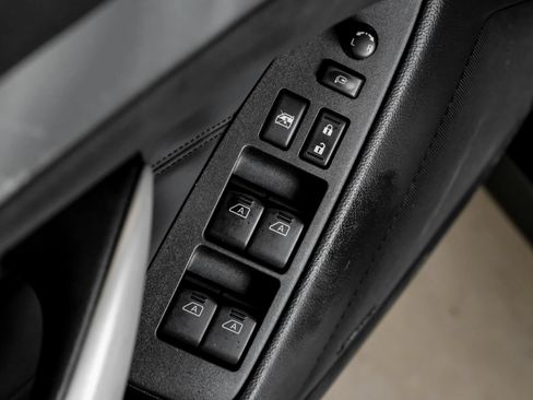 Used 2012 INFINITI G37 Convertible w/ Premium Pkg RWD image 30