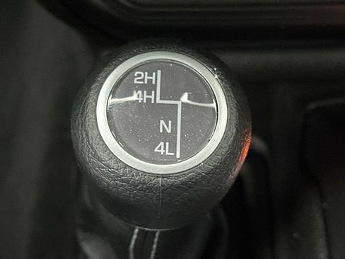 Used 2026 Jeep Wrangler Unlimited Sahara AWD/4WD image 36
