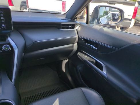 Certified 2021 Toyota Venza XLE w/ Softex Package AWD/4WD image 16
