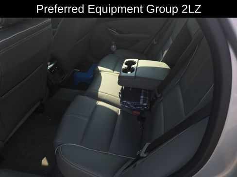 Used 2019 Chevrolet Impala Premier w/ Premier Convenience Package FWD image 8