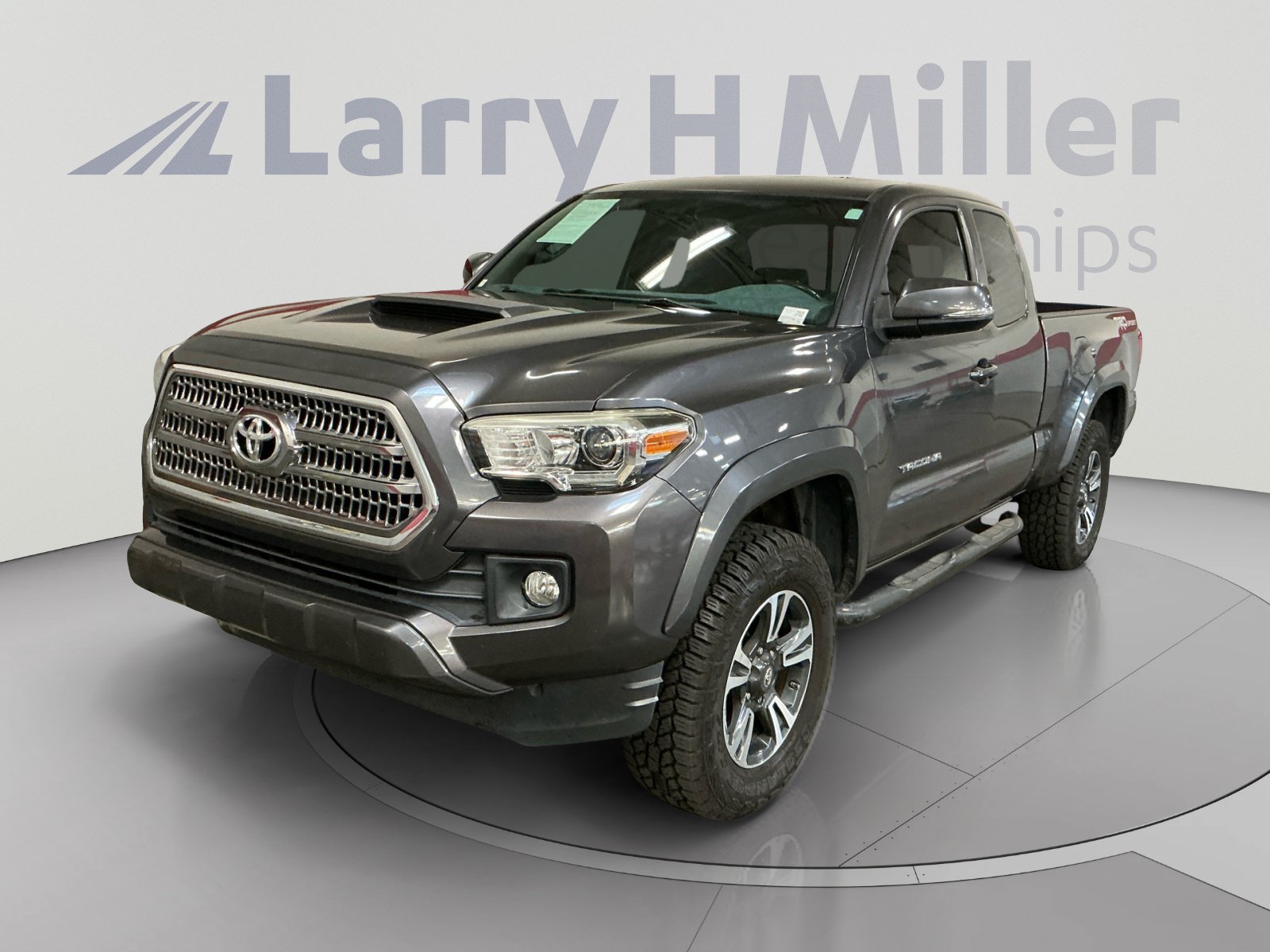 Used 2016 Toyota Tacoma TRD Sport w/ Towing Package RWD image 1