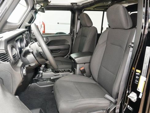 Used 2023 Jeep Gladiator Sport image 25