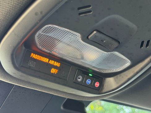 Used 2025 Chevrolet Trax RS w/ Driver Confidence Package FWD image 30