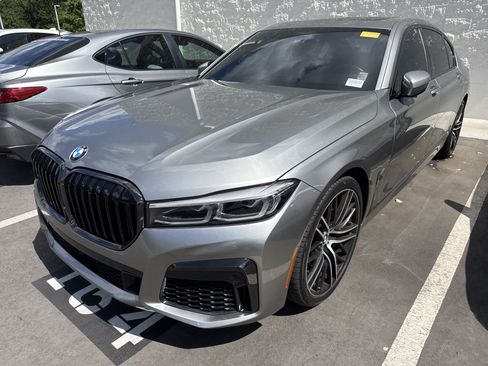 Used 2021 BMW 750i xDrive w/ Executive Package AWD/4WD image 5