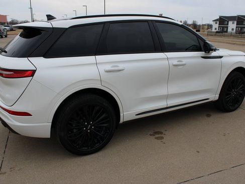 Used 2024 Lincoln Corsair Reserve w/ Equipment Group 201A image 5