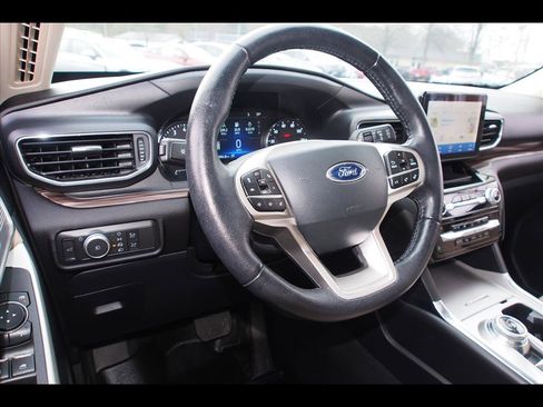 Used 2021 Ford Explorer Limited w/ Equipment Group 301A image 20