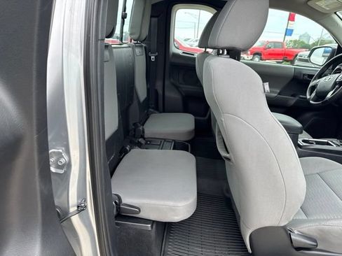 Used 2018 Toyota Tacoma SR w/ SR Convenience Package AWD/4WD image 12