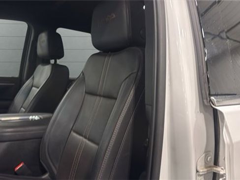 Used 2022 Chevrolet Silverado 1500 High Country image 21