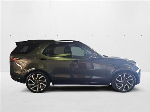 New 2024 Land Rover Discovery Metropolitan Edition image 4
