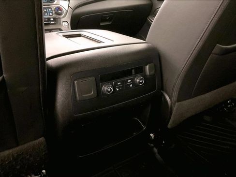 Used 2018 GMC Yukon SLT AWD/4WD image 11