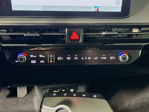 New 2025 Kia EV6 Wind image 18