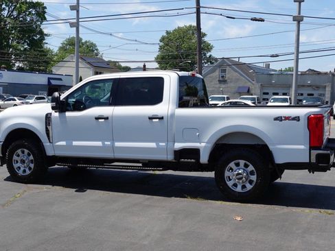 Used 2024 Ford F250 XLT AWD/4WD image 2