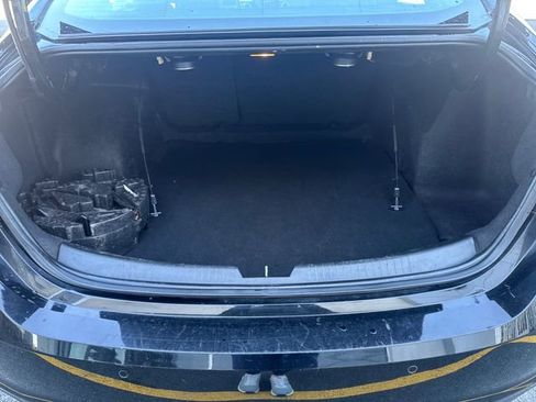 Used 2017 Chevrolet Malibu LT w/ Leather Package FWD image 20
