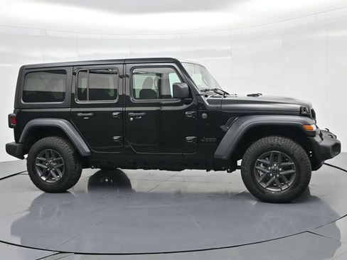 Used 2024 Jeep Wrangler Unlimited Sport AWD/4WD image 5