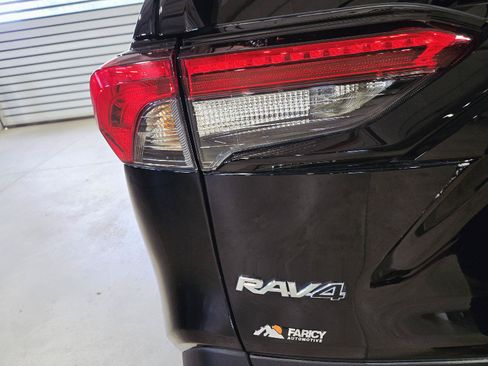 Used 2022 Toyota RAV4 XLE AWD/4WD image 41