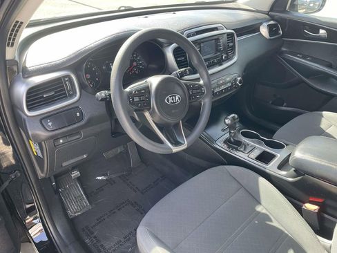 Used 2016 Kia Sorento FWD image 7