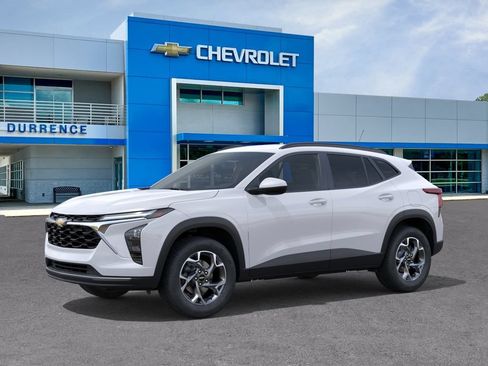 New 2026 Chevrolet Trax LT w/ Driver Confidence Package FWD image 2
