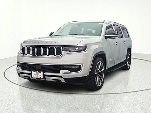 Used 2023 Jeep Wagoneer L Series II w/ Premium Group I AWD/4WD image 2