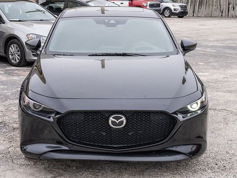 Used 2019 MAZDA MAZDA3 Hatchback w/ Premium Package FWD image 2