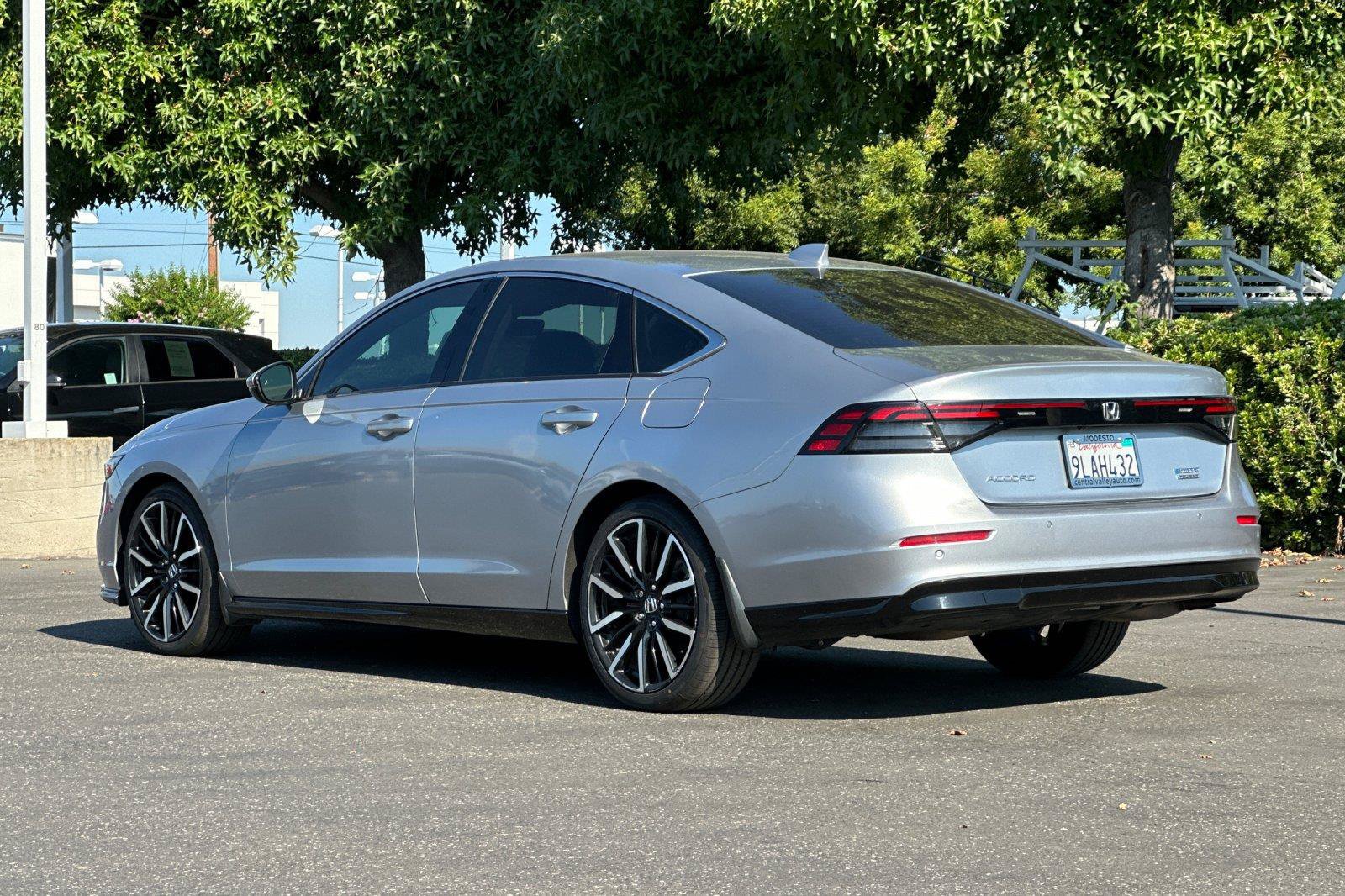 Used 2024 Honda Accord Touring image 5