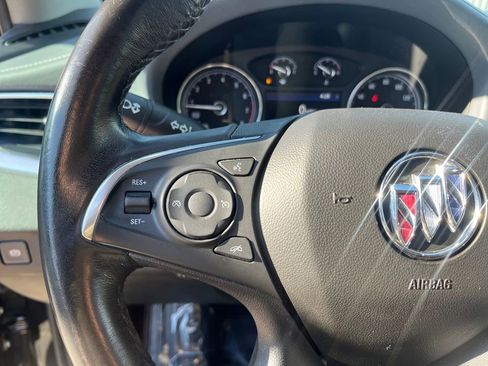 Used 2021 Buick Enclave Essence image 18